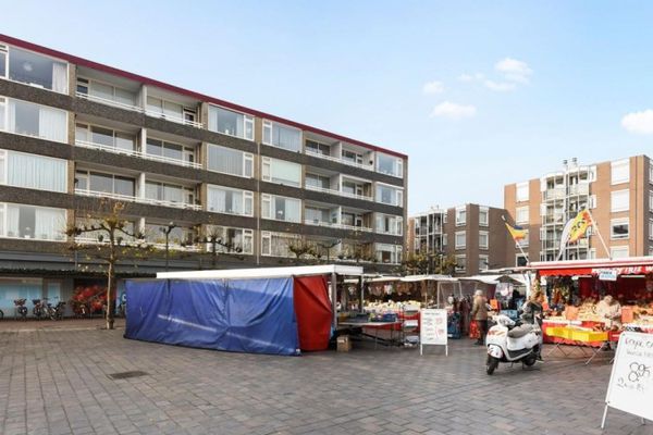 Apartment Loosduinse Hoofdplein in Den Haag