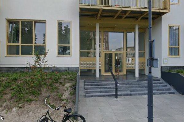 Apartment Naritaweg in Amsterdam