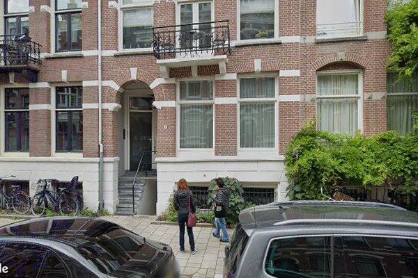 Apartment Van Eeghenstraat in Amsterdam