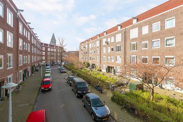 Apartment Doggersbankstraat in Amsterdam