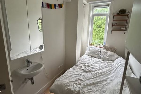 Kamer Indische buurt in Amsterdam