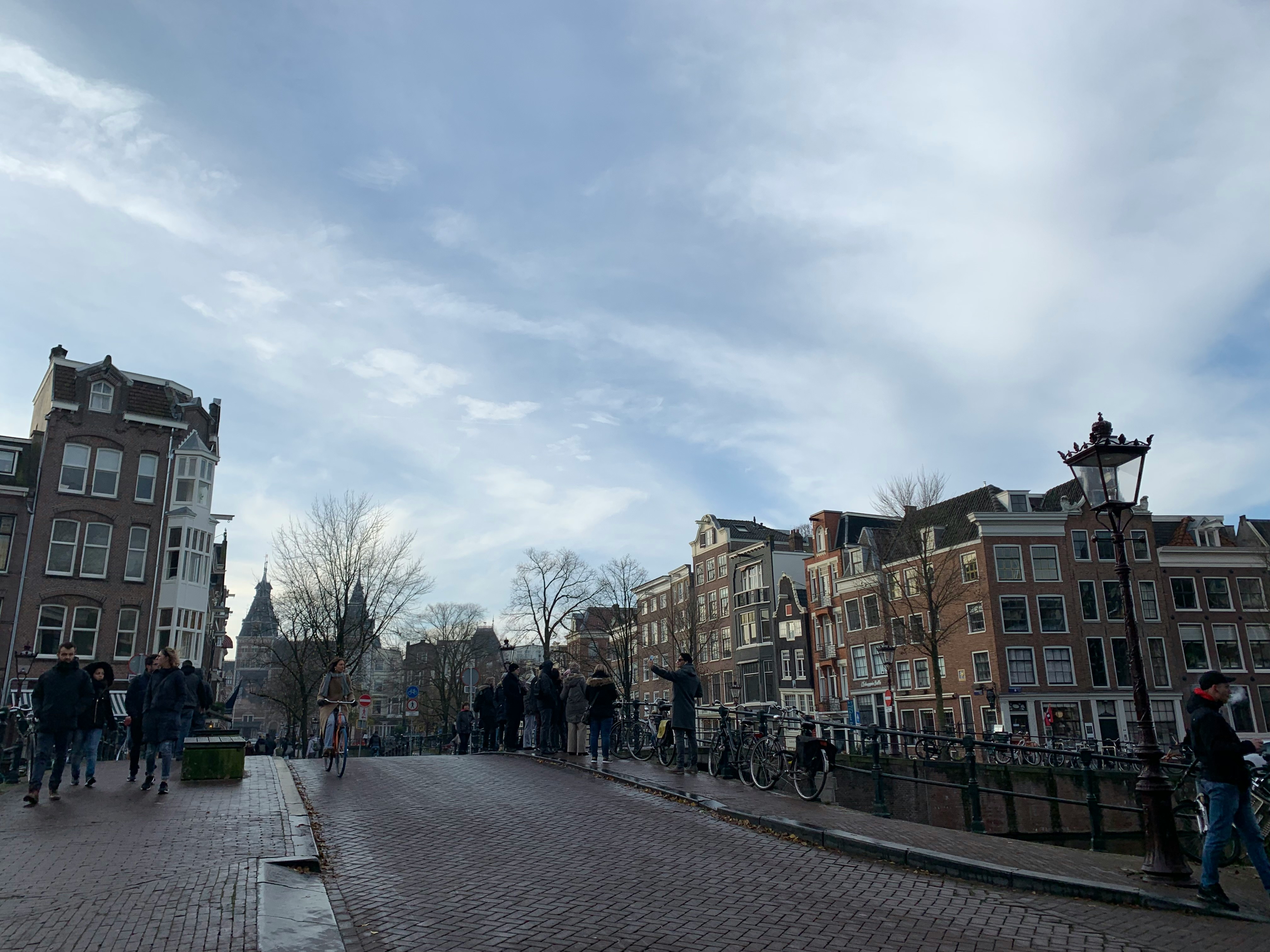 Steeds vaker vast contract bij nieuwe baan: ’Biedt ook meer kansen op de woningmarkt’