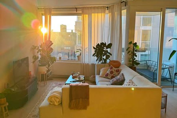Appartement Rand van de Schinkelbuurt, tegenover het World Fashion Center in Amsterdam