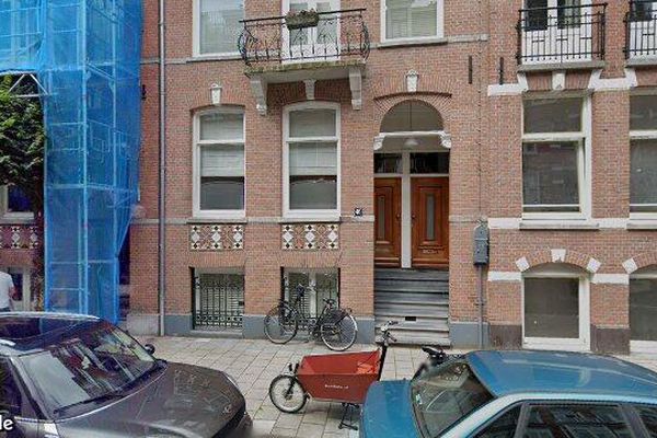 Apartment Van Eeghenstraat in Amsterdam