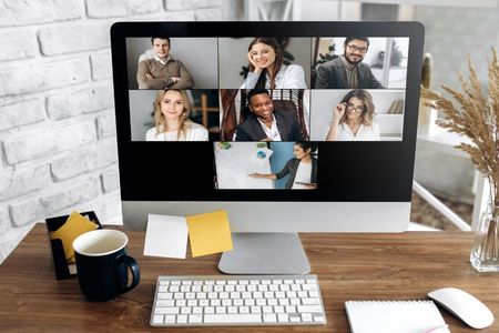 Vijf tips om er goed uit te zien in een video call