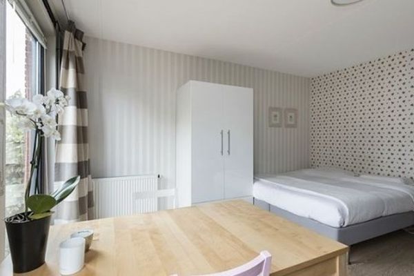Room Sarphatistraat in Amsterdam