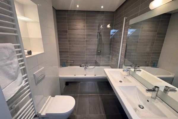 Apartment Vrijheidslaan in Amsterdam