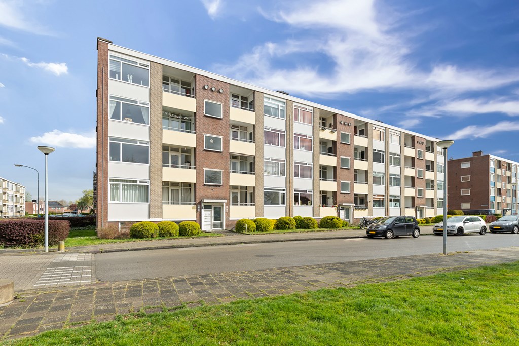 Appartement - Bartholomeus Vd Helststr/Hoogezand (€925.98/83.00m2)