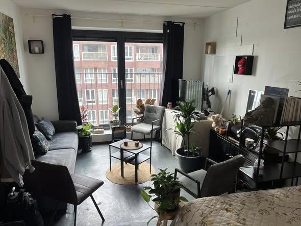 Studio - Onbekend/Amsterdam (€1025.00/30.00m2)