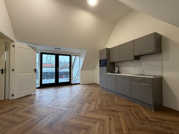 Appartement - Westzijde/Zaandam (€2000.00/50.00m2)