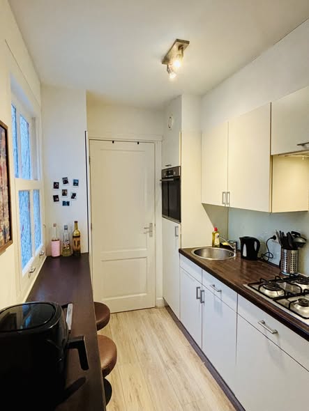 Studio - Unknown/Amsterdam (€1600.00/30.00m2)