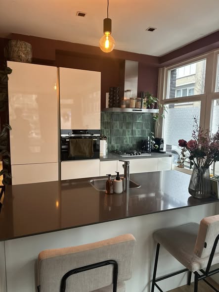 Kamer - Bellamybuurt/Amsterdam (€1100.00/12.00m2)