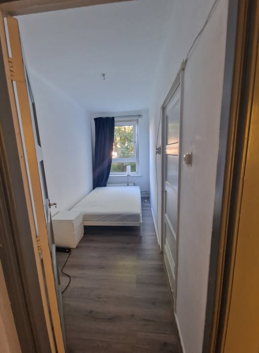 Kamer - Molukkenstraat/Groningen (€350.00/8.00m2)