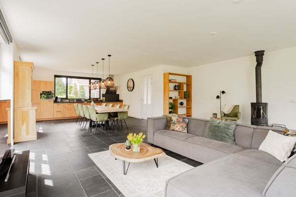 Huurwoning - Dahliastraat/Made (€3250.00/150.00m2)