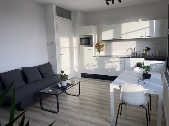 Studio - Onbekend/Amsterdam (€1690.00/33.00m2)