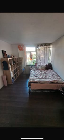 Kamer - centrum/Spijkenisse (€900.00/155.00m2)