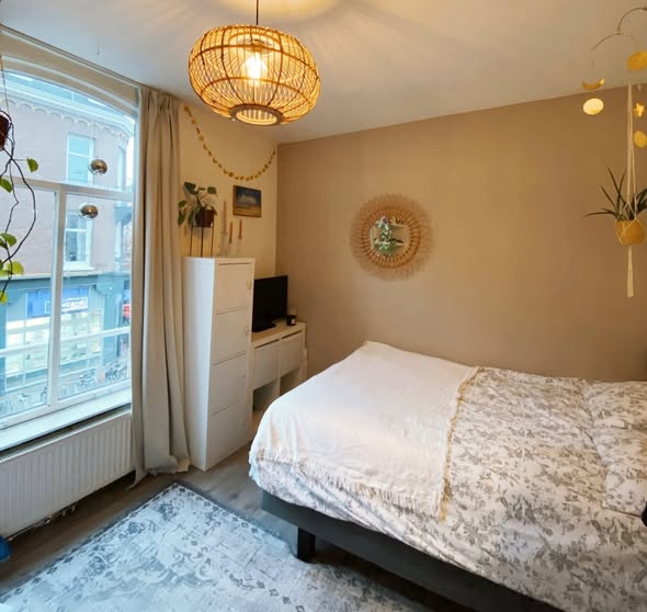 Kamer - Ferdinand Bolstraat/Amsterdam (€810.00/12.00m2)
