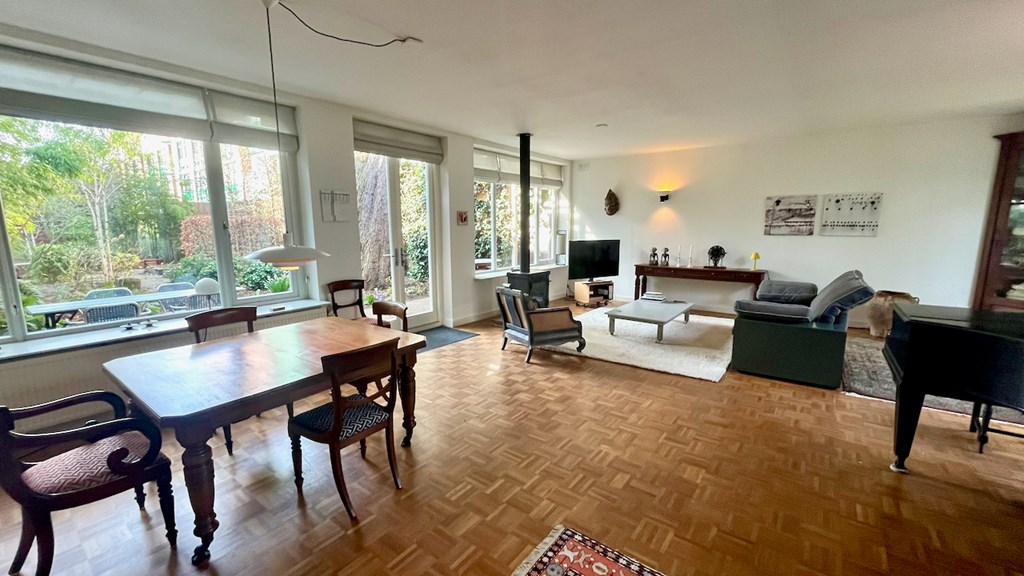 Appartement - Lange Beestenmarkt/Den Haag (€3995.00/290.00m2)
