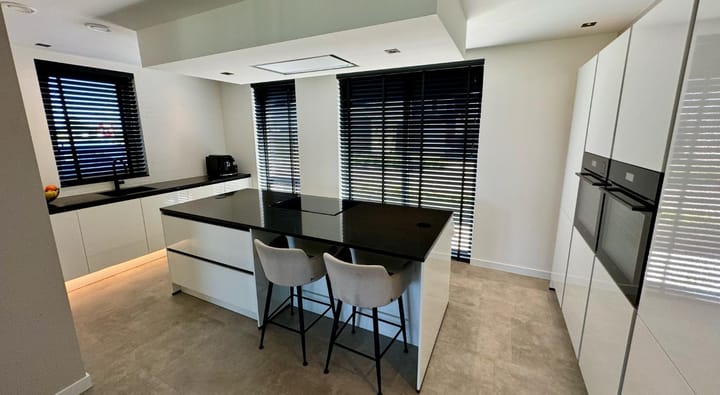 Huurwoning - Weidemolen/Wilnis (€3200.00/190.00m2)