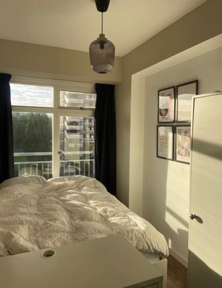 Kamer - Burgemeester Hogguerstraat/Amsterdam (€800.00/9.00m2)