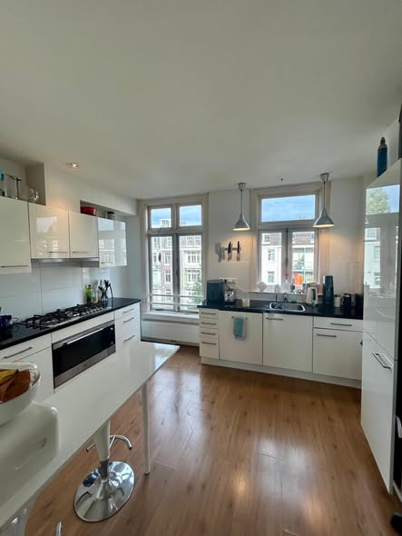 Kamer - Overtoom/Amsterdam (€700.00/24.00m2)