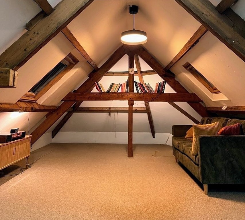 Studio - Vermeerstraat/Den Haag (€1150.00/30.00m2)