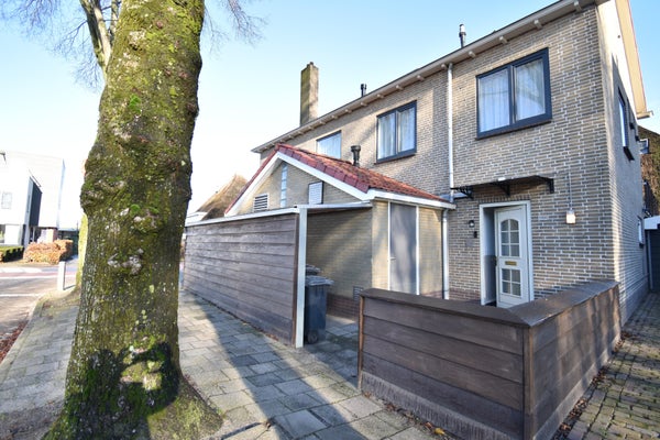 Appartement - Dorpsstraat/Zwaag (€1950.00/100.00m2)