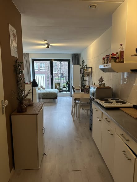 Studio - Amstelvlietstraat/Amsterdam (€850.00/28.00m2)