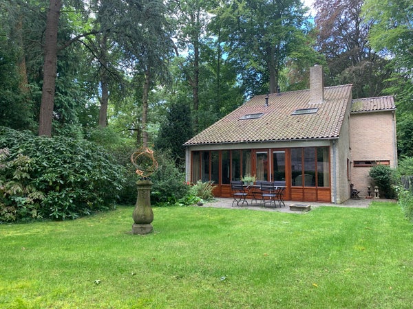 Huurwoning - Hondsruglaan/Groningen (€2900.00/178.00m2)