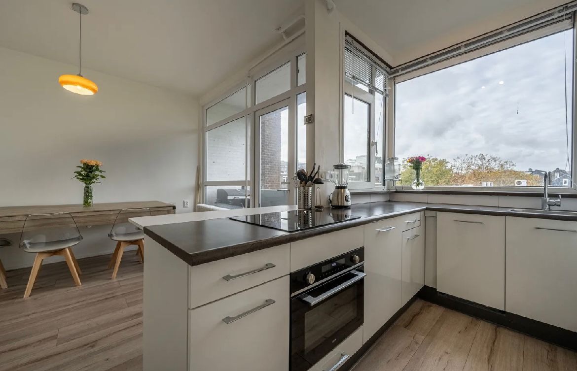 Kamer - Karel Doormanstraat/Rotterdam (€1200.00/94.00m2)