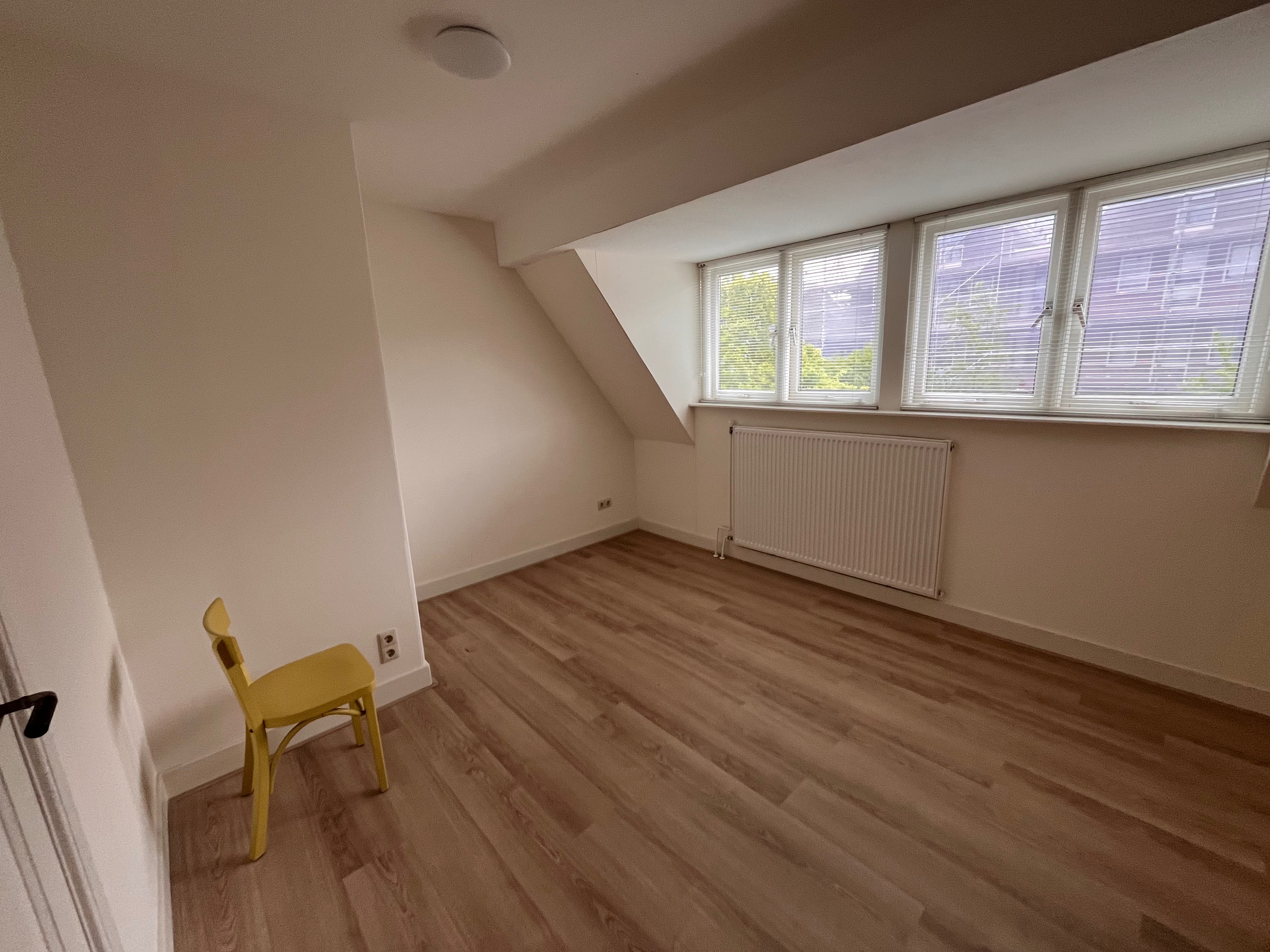 Kamer - Oranjegracht/Leiden (€555.00/12.50m2)