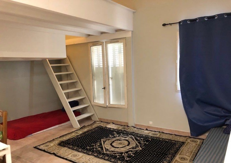 Kamer - Hooidrift/Rotterdam (€385.00/16.00m2)