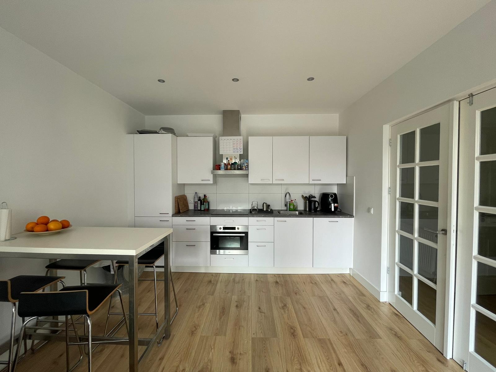 For rent Room Rotterdam (Schieweg €650/25m2) · kamer.nl