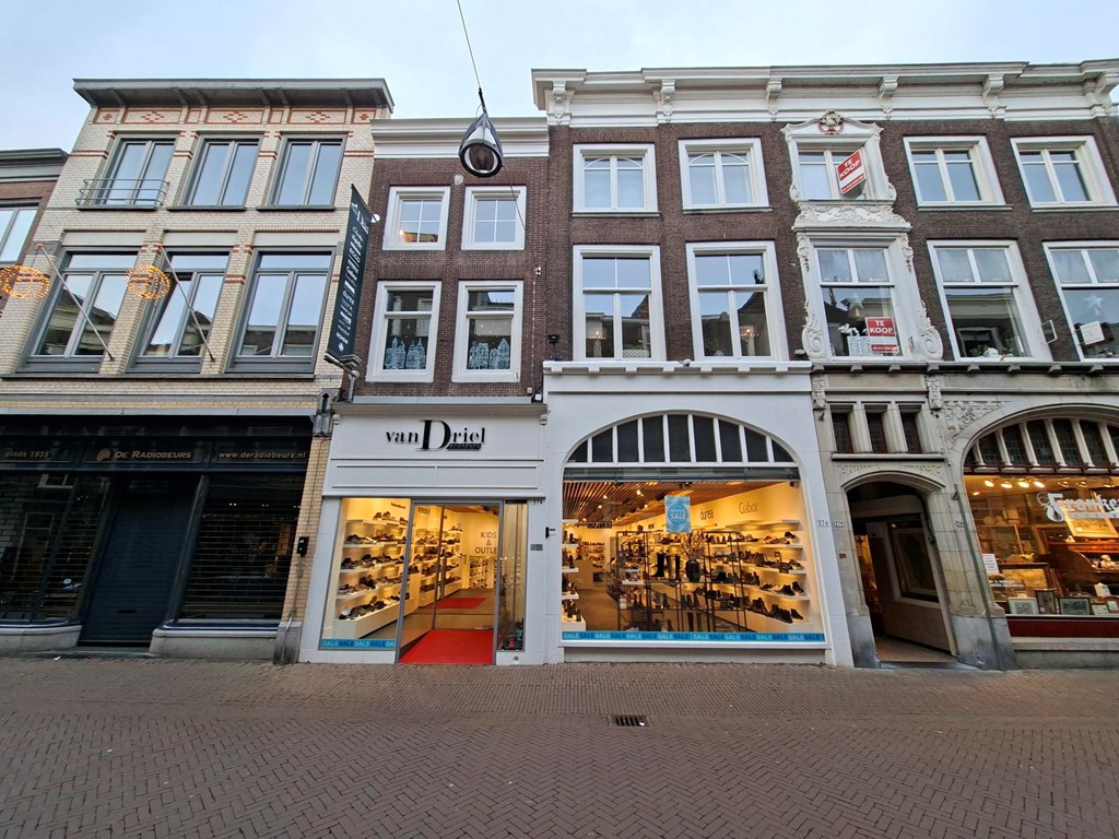 Appartement - Voorstraat/Dordrecht (€2750.00/175.00m2)