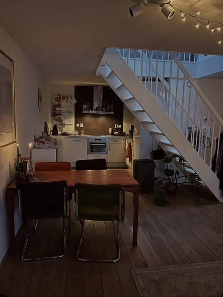 
Photo room for rent in Amsterdam - Zuid-Oost
