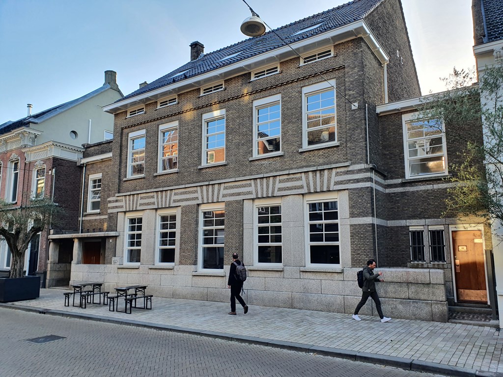 Appartement - Stationsstraat/Tilburg (€1500.00/50.00m2)