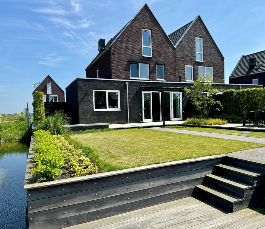 Huurwoning - Weidemolen/Wilnis (€3200.00/190.00m2)