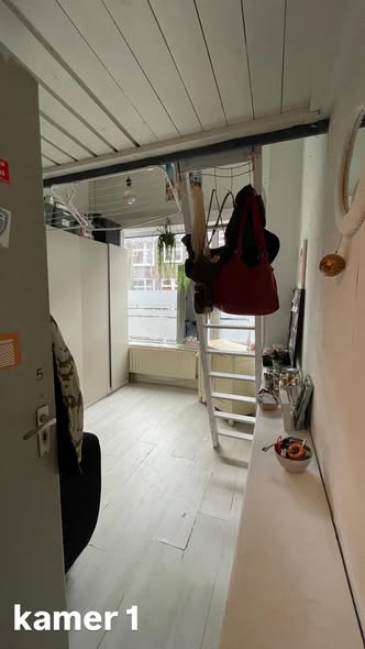 Kamer - E. Thomassenà Thuessinklaan/Groningen (€465.00/14.00m2)