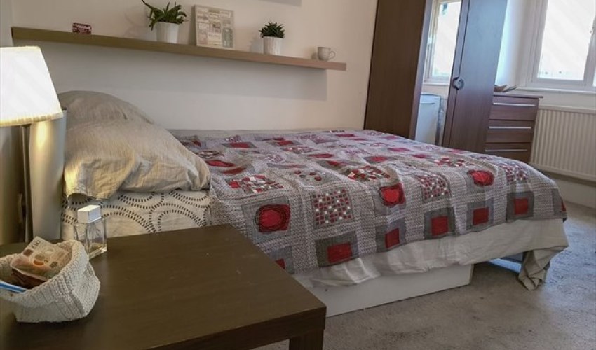 Kamer - Hendrik Zwaardecroonstraat/Den Haag (€590.00/18.00m2)