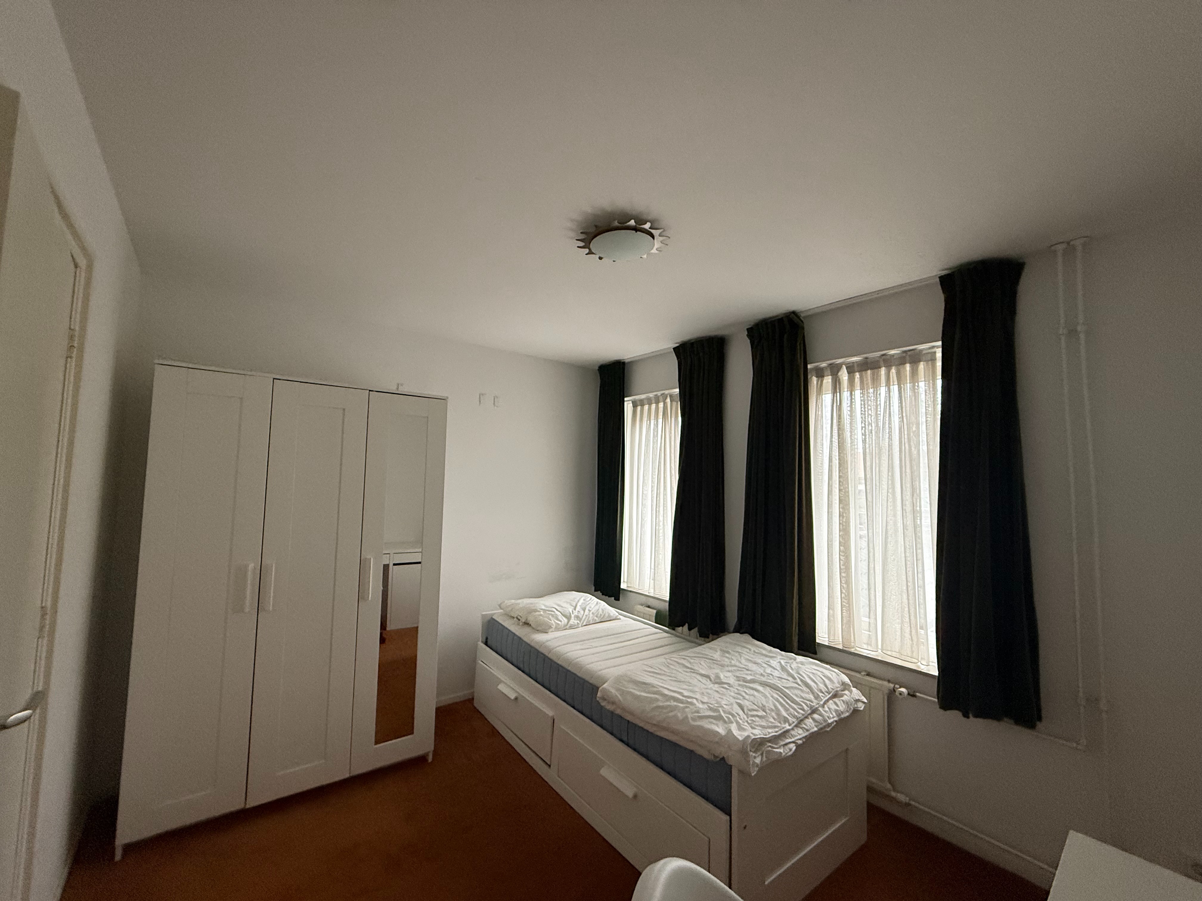 Kamer - Mgr. Leijtenstraat/Breda (€650.00/15.00m2)