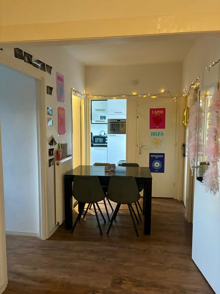 Kamer - Burgemeester Hogguerstraat/Amsterdam (€542.25/9.00m2)