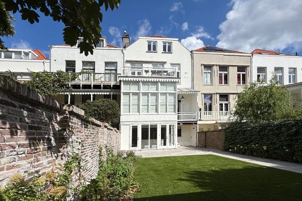 Appartement - De Ruijterstraat/Den Haag (€2900.00/100.00m2)