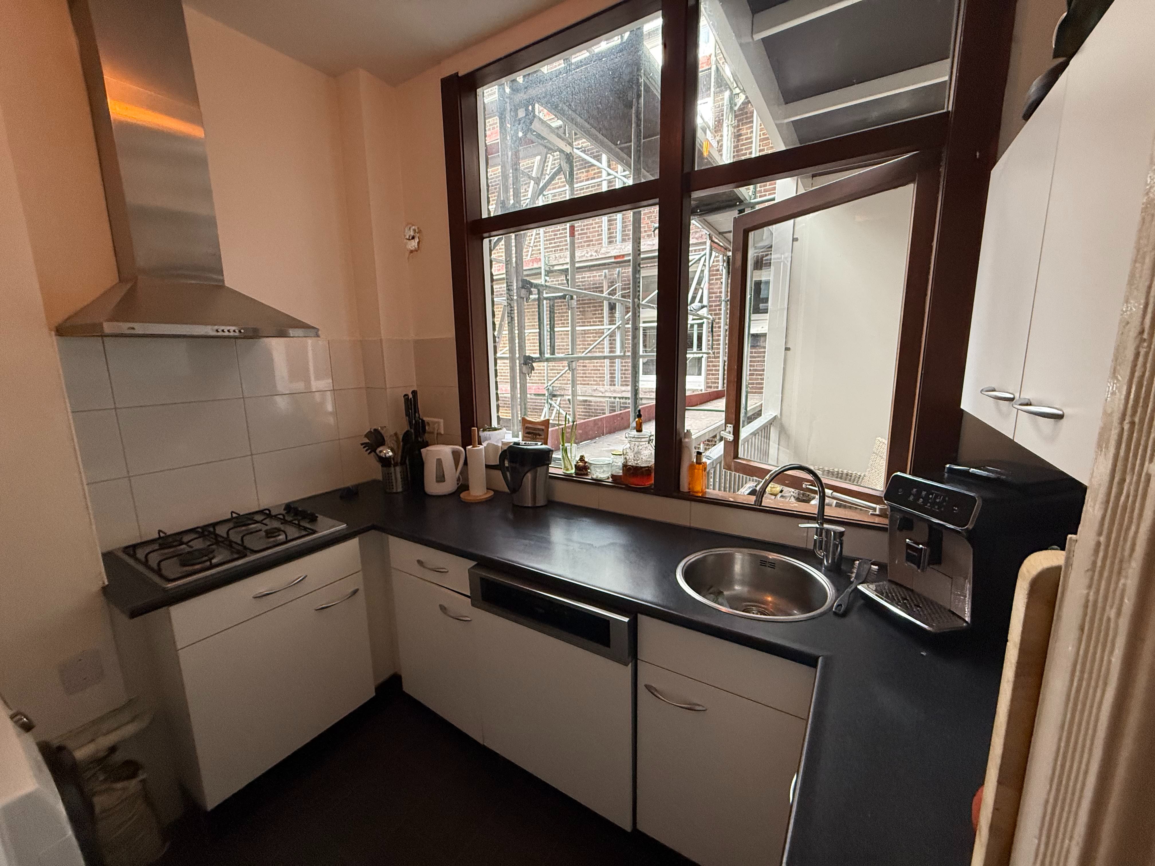 Kamer - Bilderdijkkade/Amsterdam (€1005.00/64.97m2)
