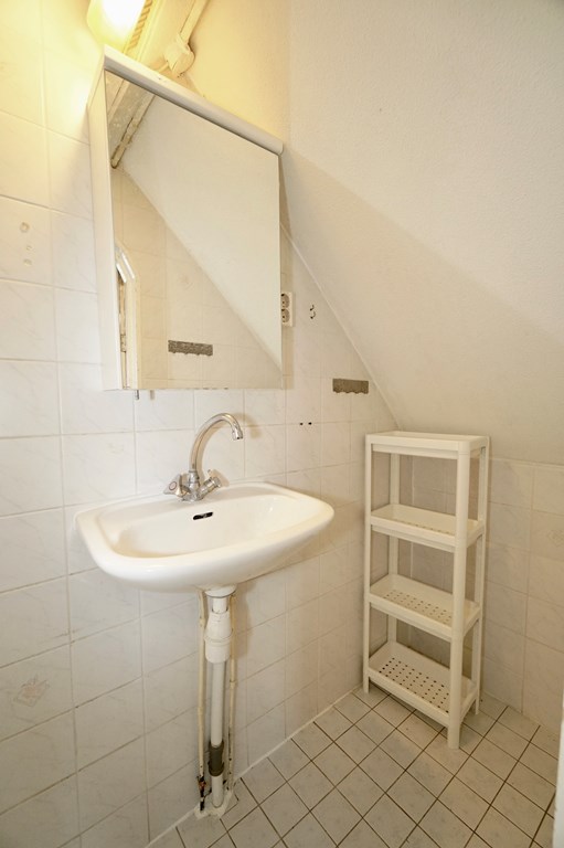 For rent Room Rotterdam (Adamshofstraat €740/15m2) · kamer.nl