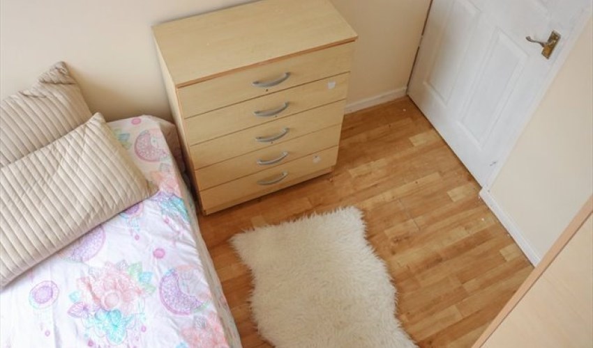 Kamer - Plaats/Den Haag (€360.00/8.00m2)