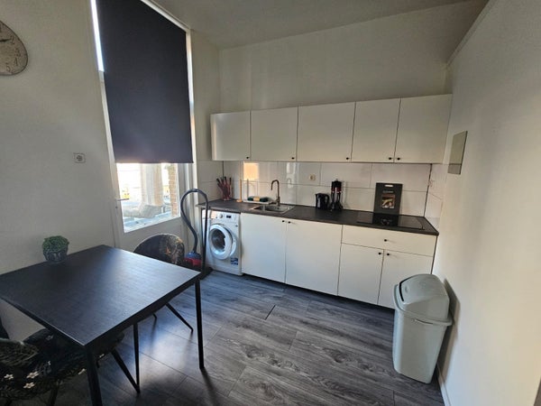 Appartement - Kanaalstraat/Utrecht (€1250.00/25.00m2)