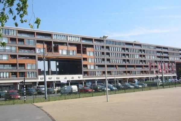 Appartement Pieter Calandlaan in Amsterdam